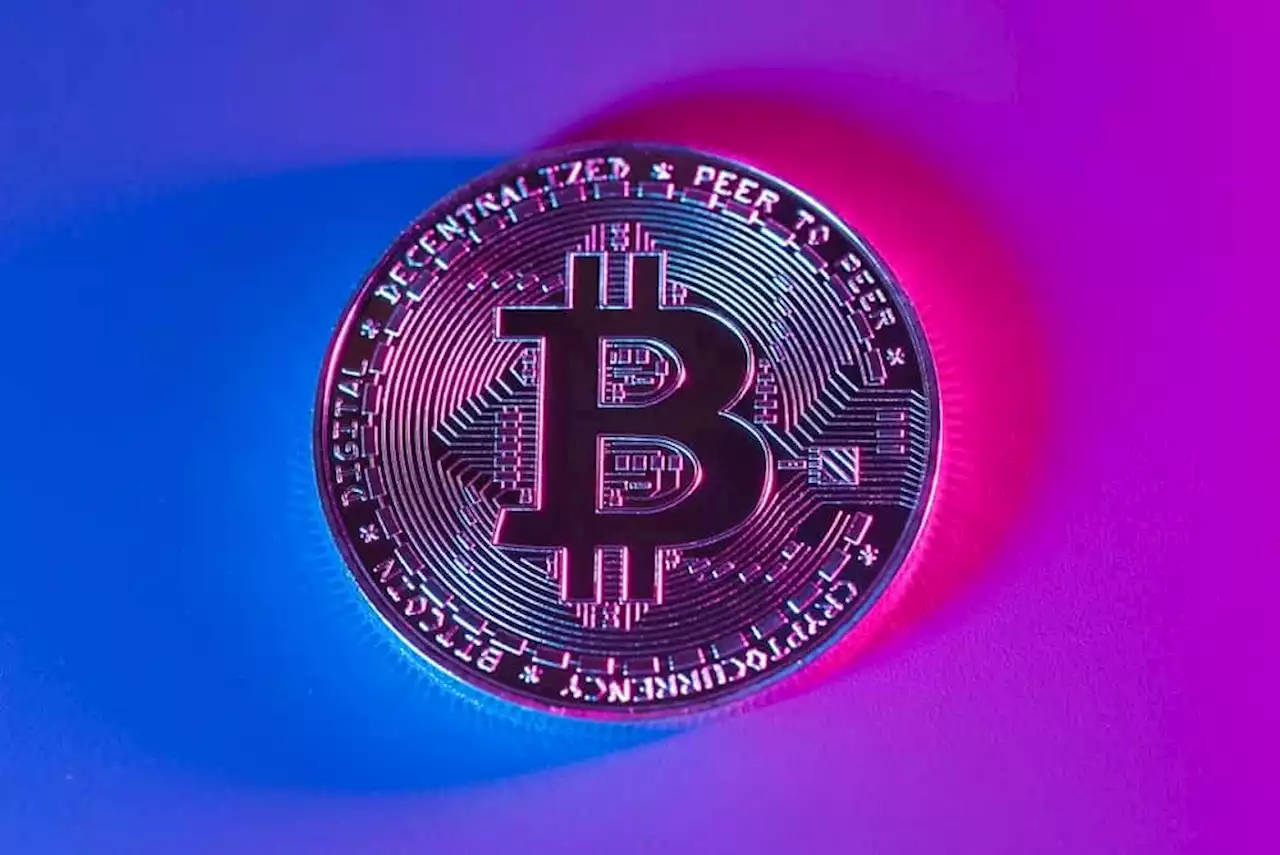 Crypto market ends week gaining over $160 billion as Bitcoin holds strong above $40k