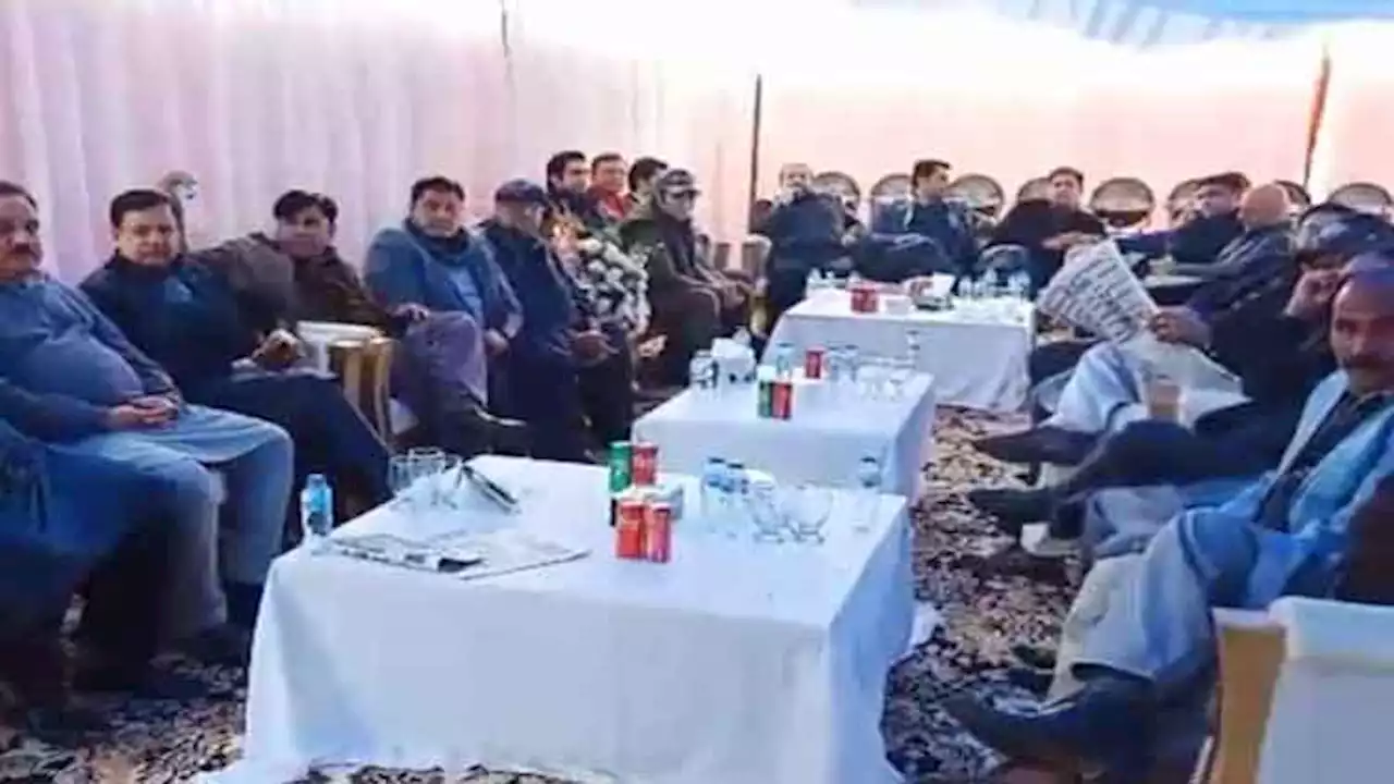 Nawaz Sharif's close associate Amjad Farooq joins PML-Q