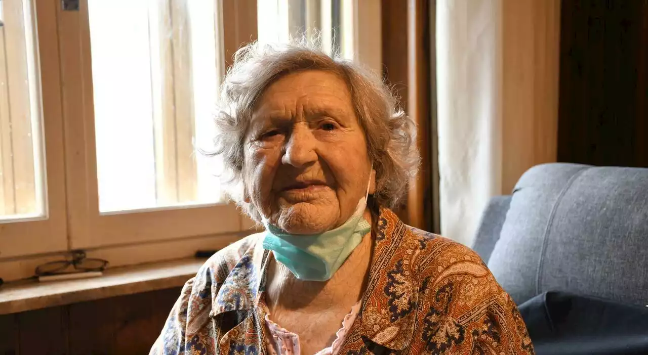 Ha perso la figlia e per tre mesi è stata ricoverata per Covid, Domenica Babuin si vaccina a 103 anni