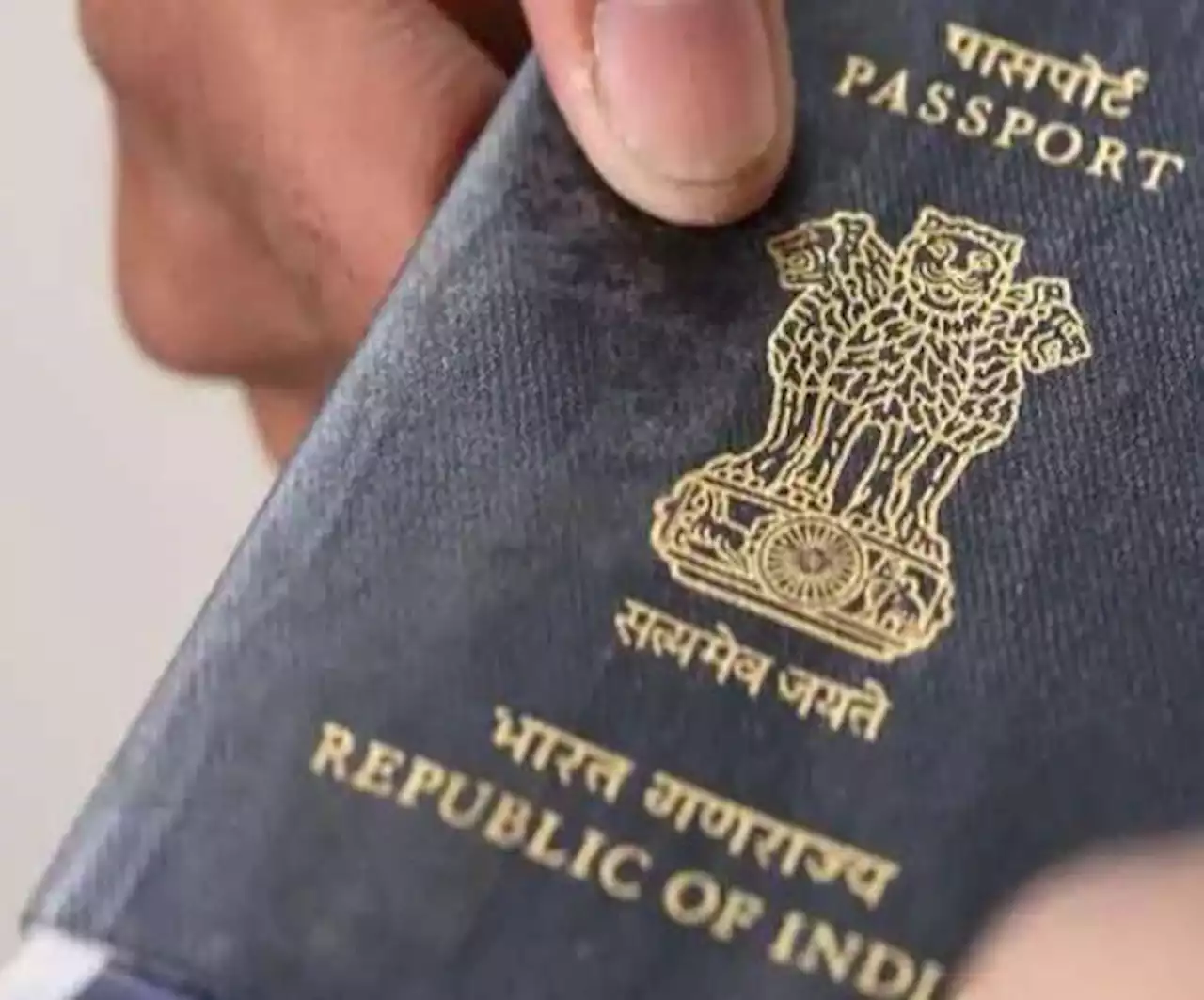 e-Passport क्या है, कैसे काम करता है, क्या फायदे हैं, कौन बनवा सकता है और कब जारी होंगे? सब कुछ जानिए