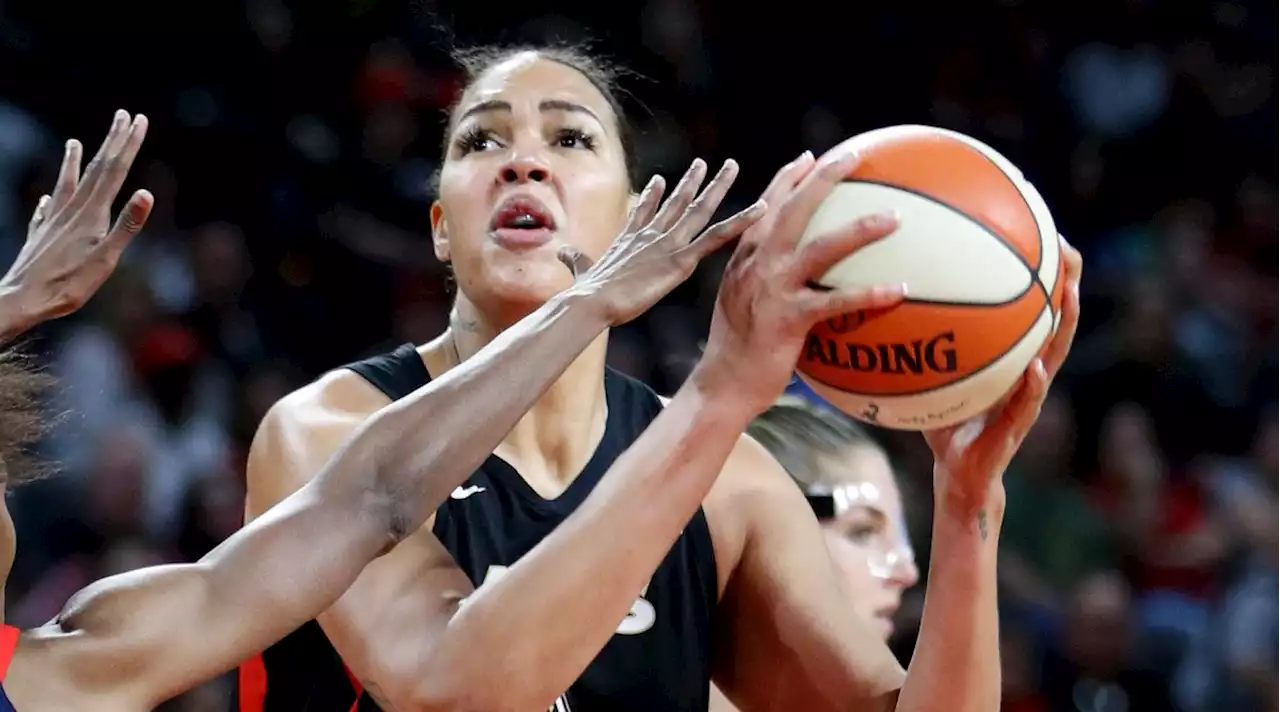 Report: All-Star Center Liz Cambage Commits to Join Sparks