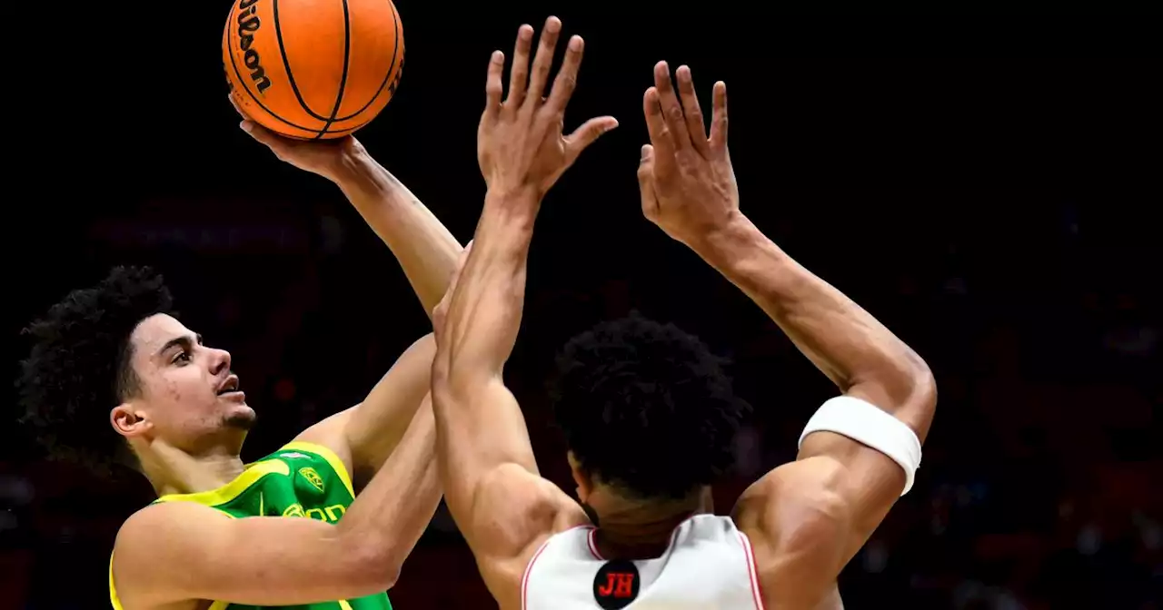 Utah Utes basketball hangs with Oregon, but falls for 11th loss in 12 games