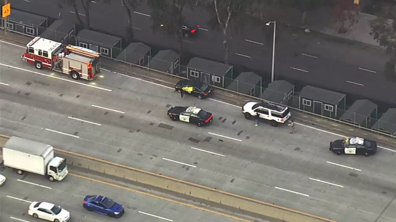 Fatal shooting shuts down northbound I-880 at Broadway in Oakland, official says