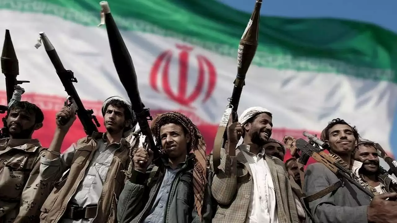 بينهم طلاب مدارس.. منظمة حقوقية: ميليشيا الحوثي تجند الإثيوبيين للقتال في صفوفها