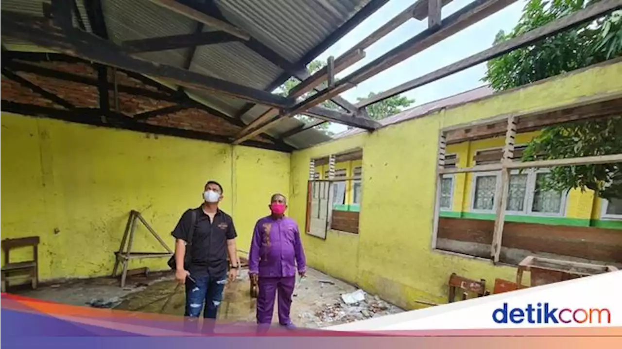 Terlalu! Atap Sekolah di Riau Hilang Dicuri