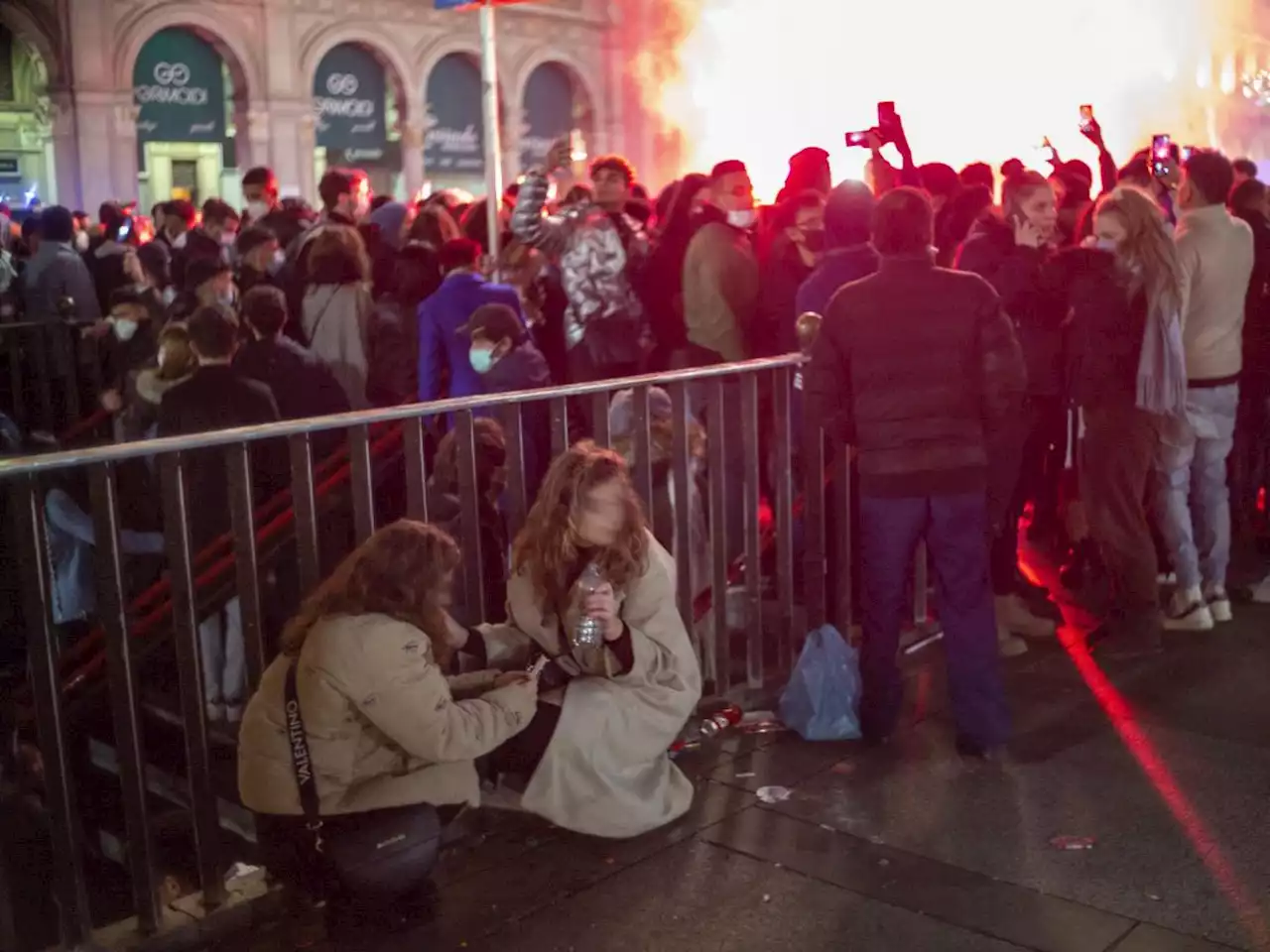 La rapina, poi la violenza in branco in Duomo: presi due egiziani