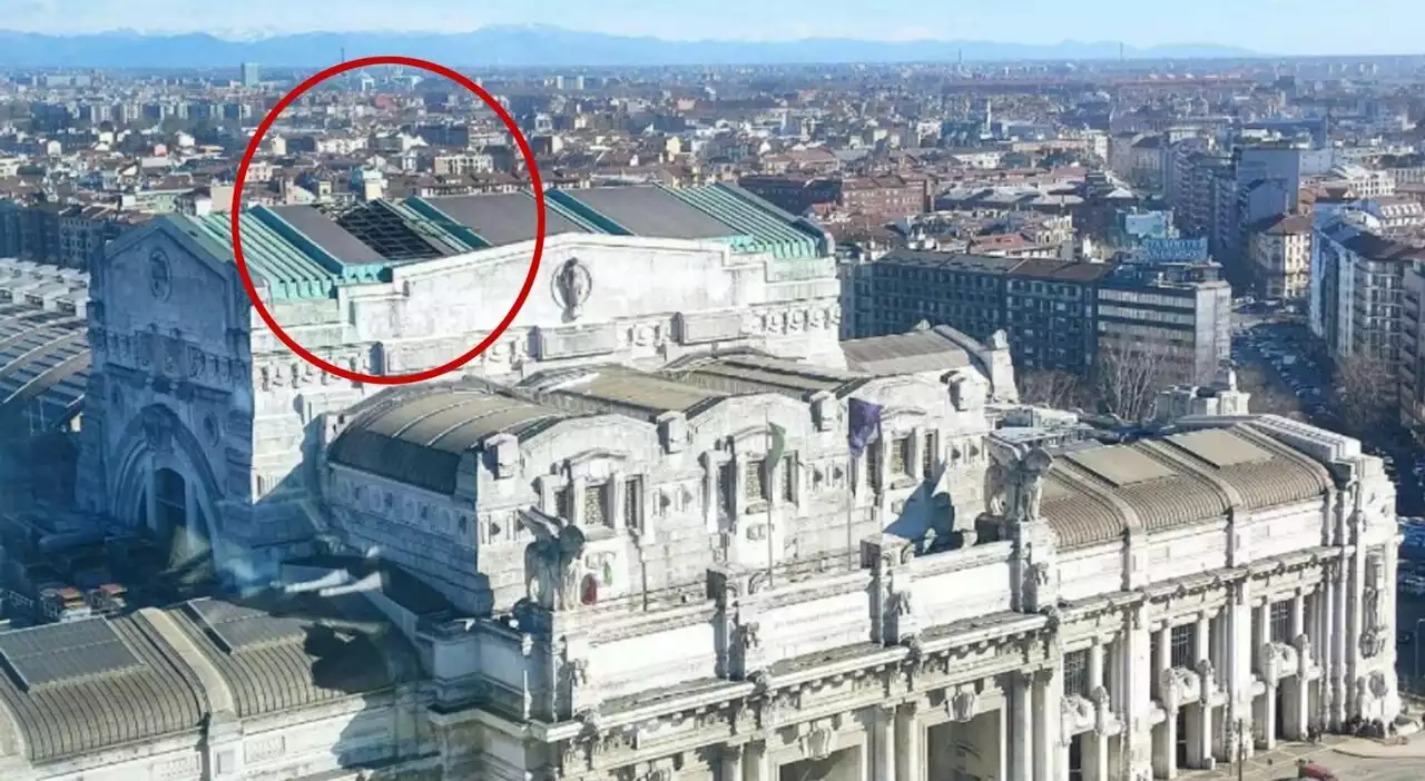 Milano, per il vento forte crolla parte del tetto della stazione centrale: raffiche a 90 km/h. Chiuso il Castello Sforzesco, 76enne schiacciato da un albero in codice rosso