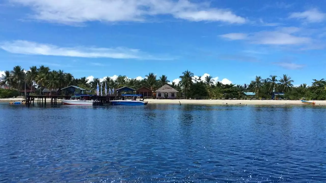 Terpikat Pesona Alam Desa Wisata Arborek