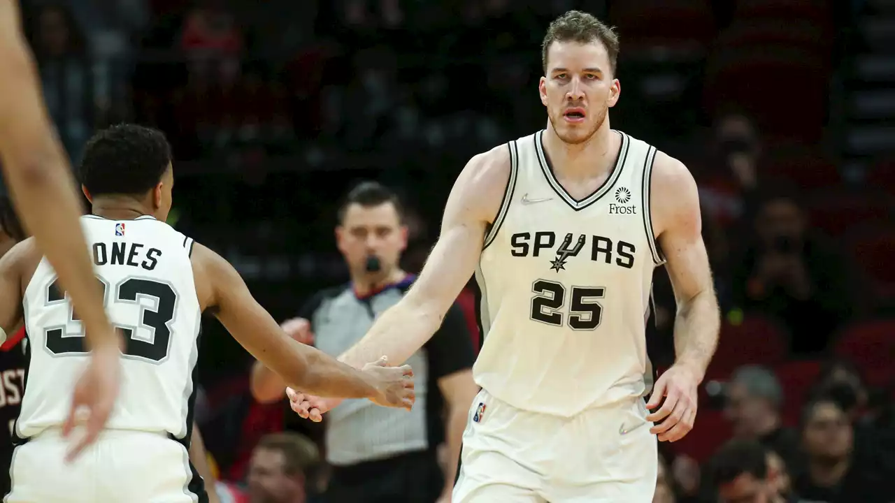 NBA Trade Rumors: Spurs Rejected Bulls Offer for Jakob Poeltl