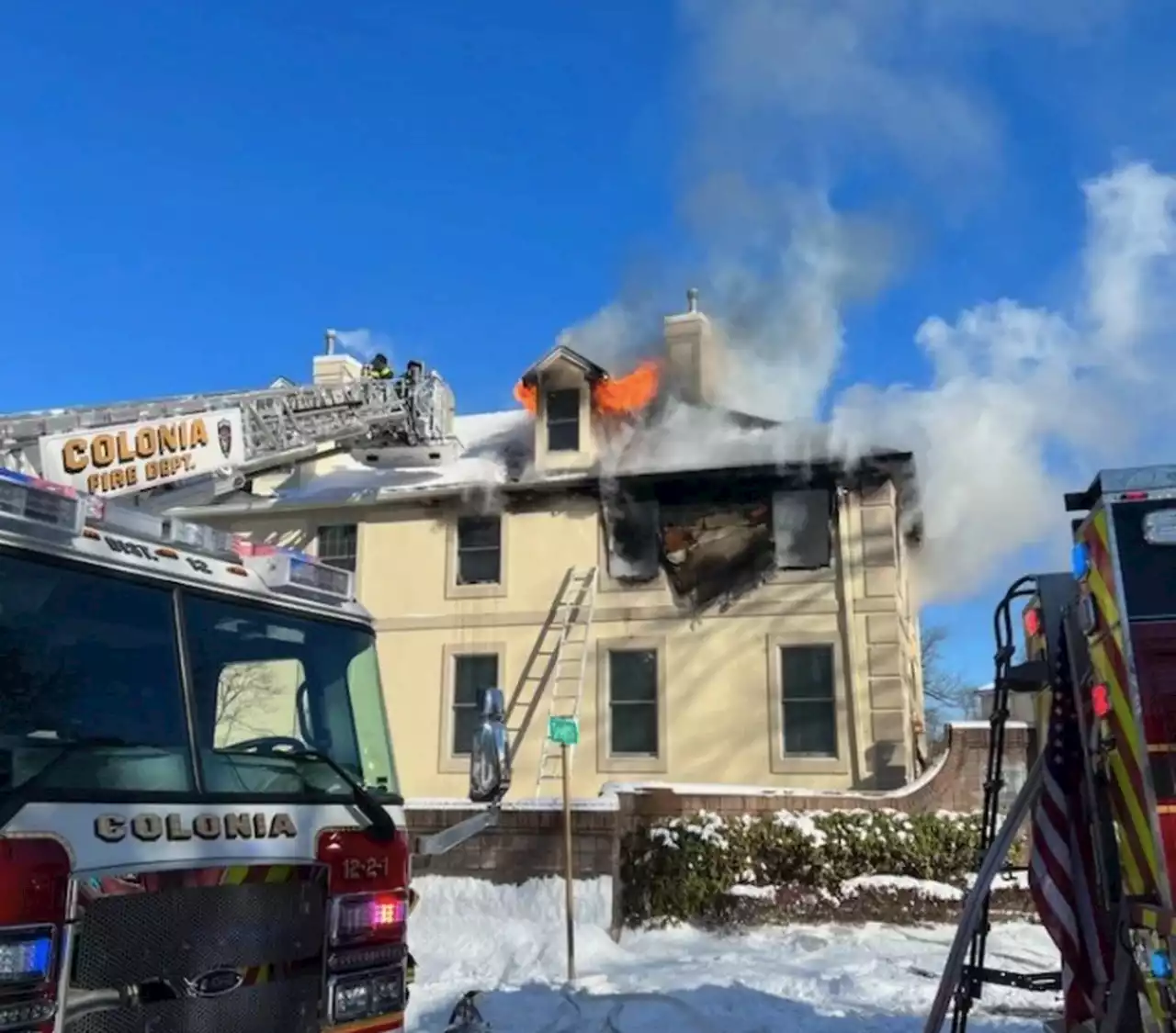 1 found dead after townhouse fire, cops say