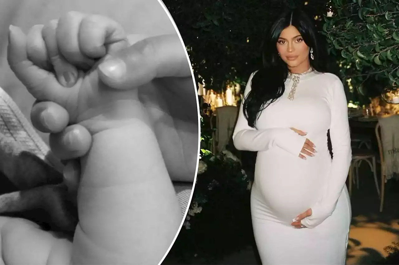 Fans theorize what Kylie Jenner and Travis Scott named their baby boy