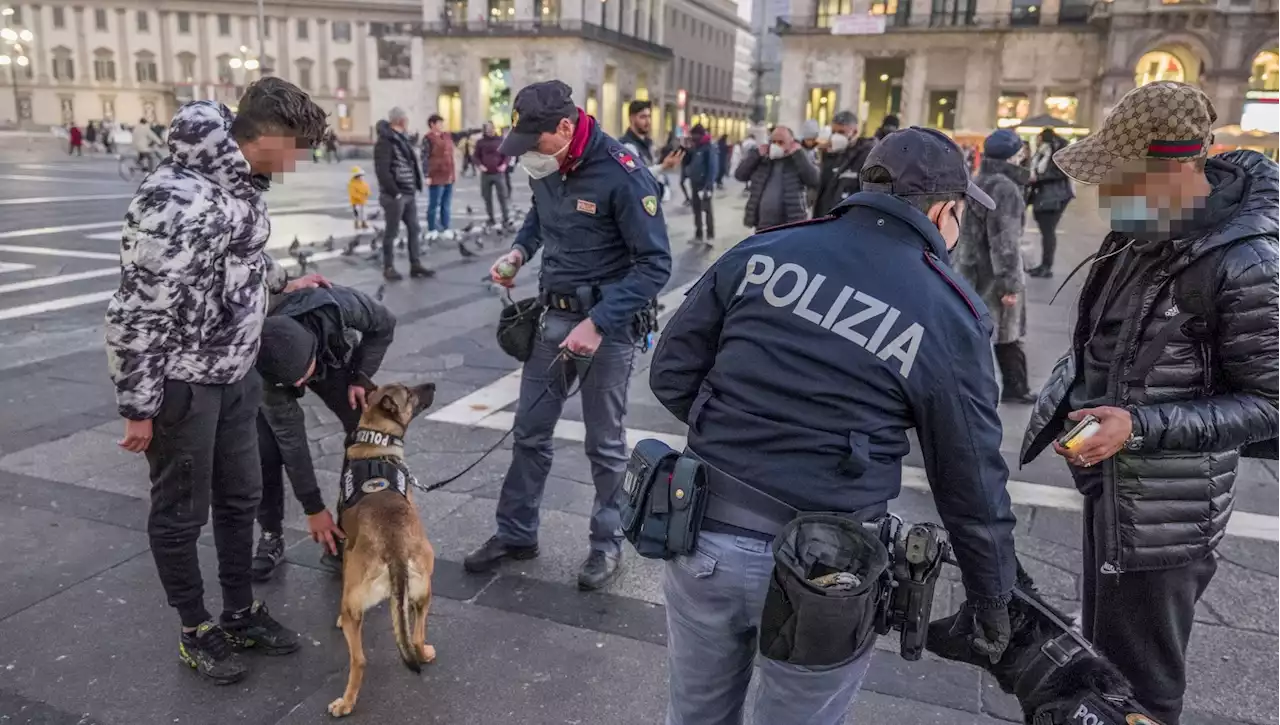 Milano, violenze a Capodanno in piazza Duomo: polizia arresta due minori