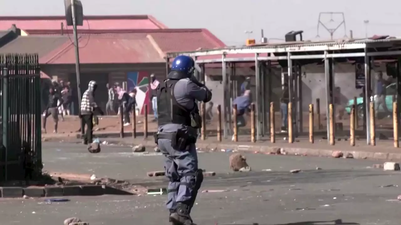 South Africa failed to foresee, disrupt deadly unrest, report says