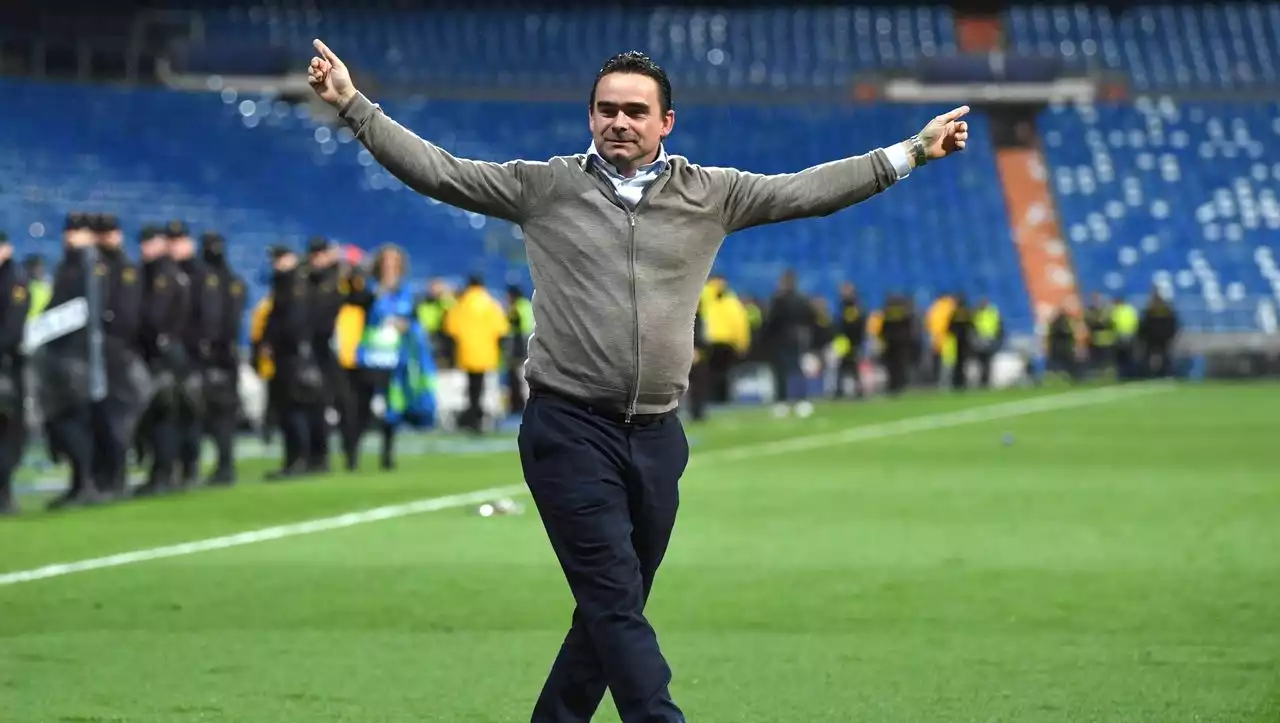 Ajax Amsterdam: Sportdirektor Overmars tritt zurück