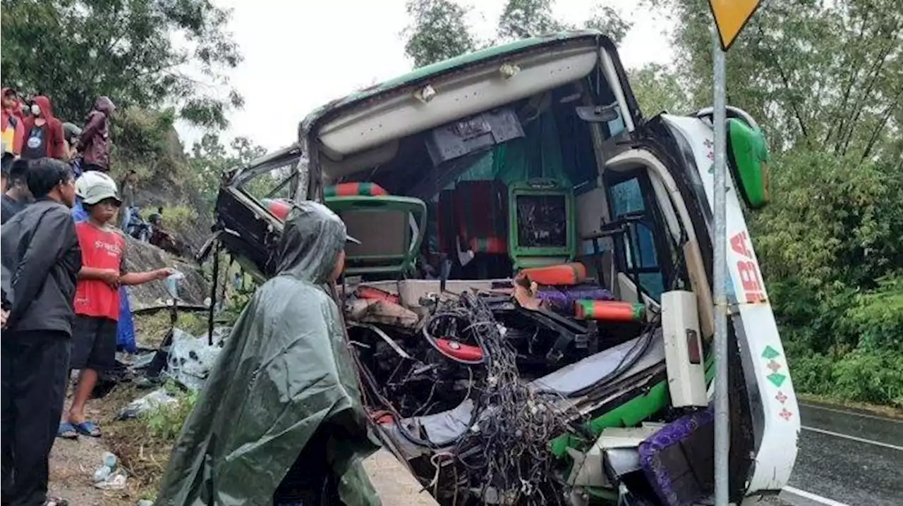 Kronologi Kecelakaan Bus Pariwisata di Bantul, Hendak ke Parangtritis, 13 Penumpang Meninggal Dunia - Tribunnews.com