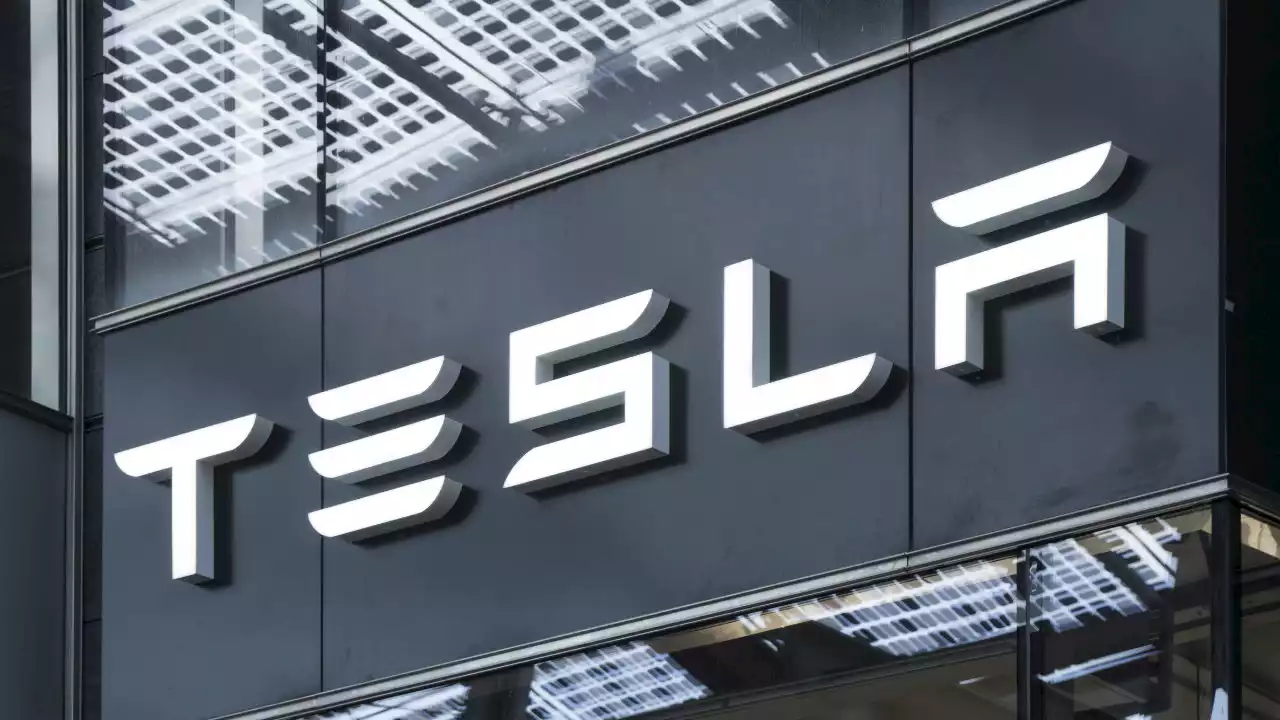 Tesla Holding Bitcoin Worth $2 Billion — Sees Crypto as Both Investment and Liquid Alternative to Cash – Featured Bitcoin News