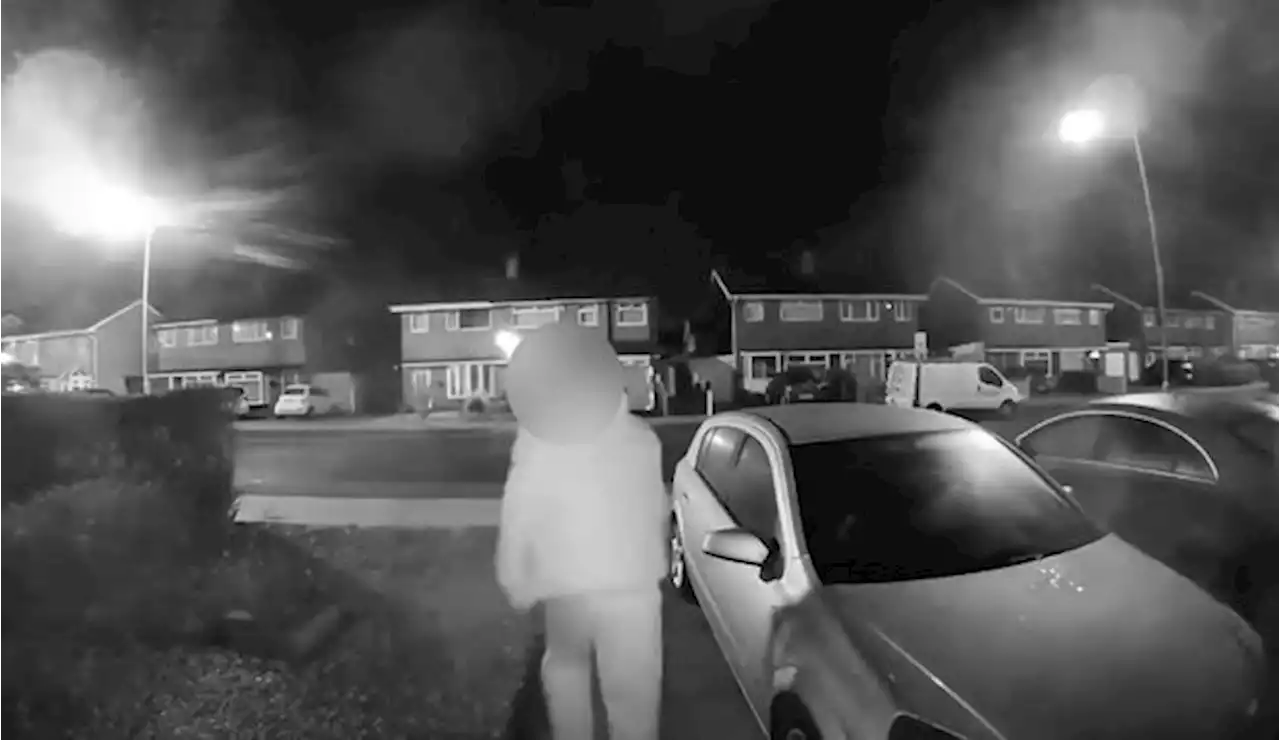 Dad worried after Ring doorbell catches stranger's bizarre behaviour on driveway