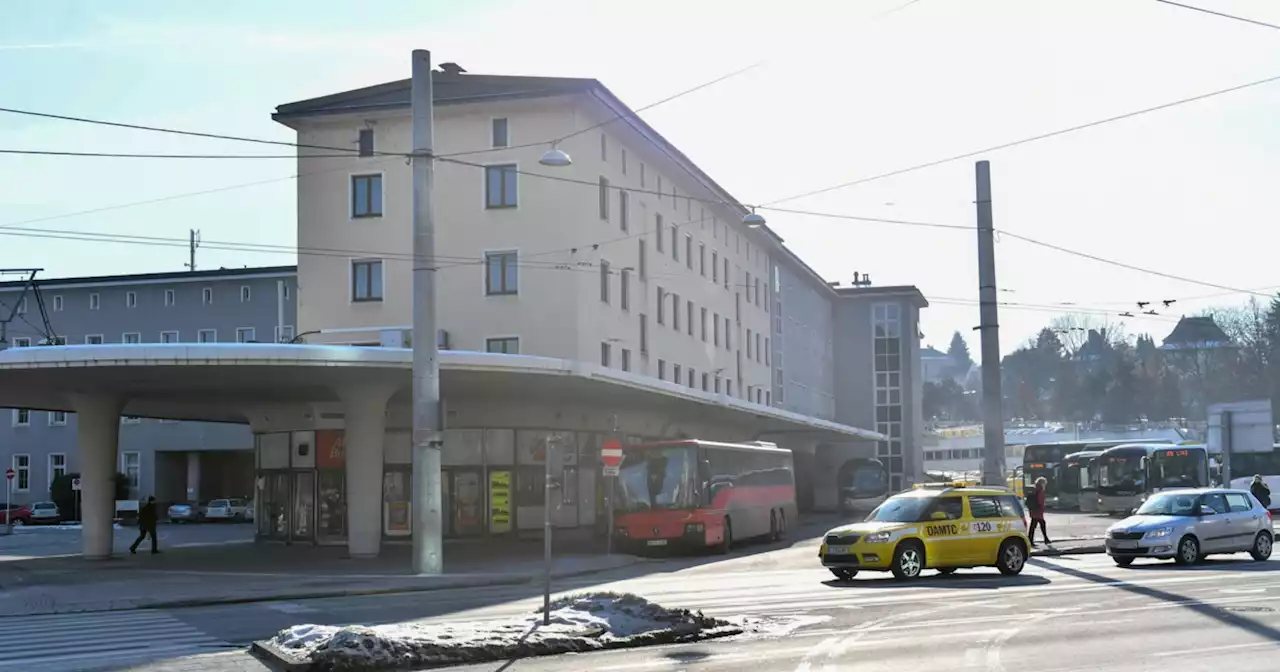 Zeugenaufruf: Bus rammte 13-Jährige auf E-Scooter