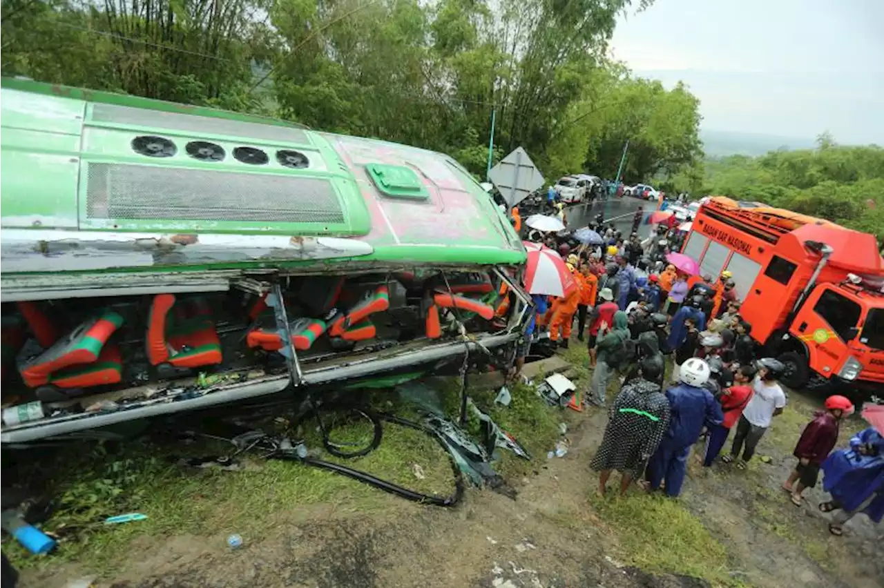 Polres Bantul Koordinasikan Larangan Bus Lintasi Imogiri-Dlingo di Akhir Pekan |Republika Online