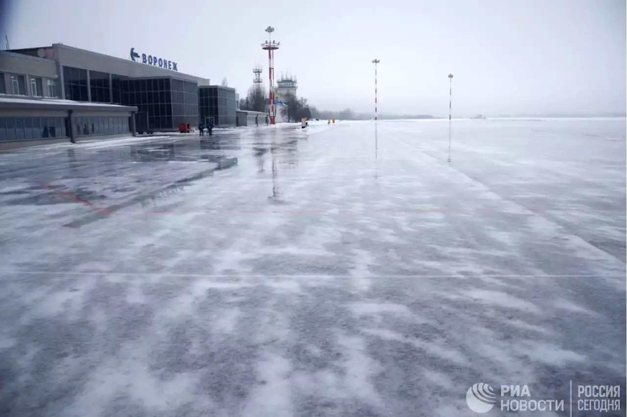 Аэропорты нескольких городов России не принимают самолеты из-за тумана