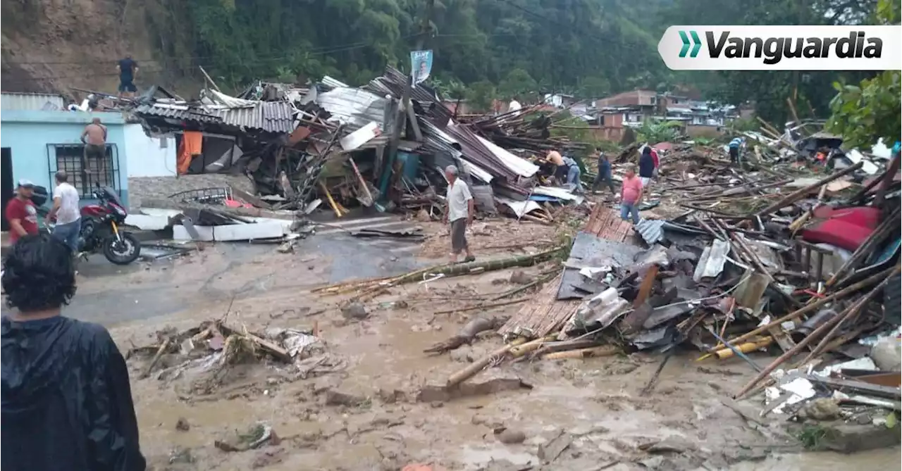 Videos revelan la gravedad de la avalancha que deja seis muertos en Risaralda