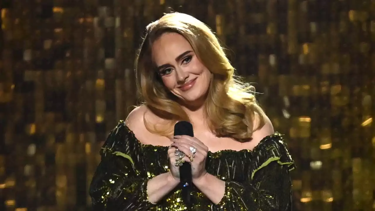 Brit Awards: Adele verlobt? Mega-Ring sorgt für Gerüchte – drei Preise für Sängerin