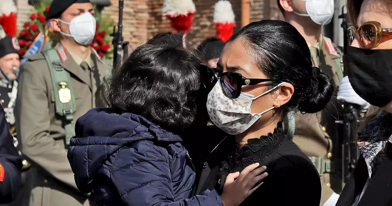 Luca Attanasio, il padre e la moglie dopo la chiusura delle indagini: 'Ora il Programma alimentare Onu collabori con la giustizia' - Il Fatto Quotidiano