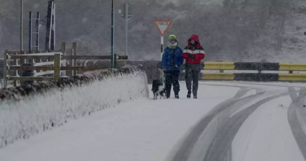 Live tracker shows when it is going to snow as Met Eireann issue weather warning