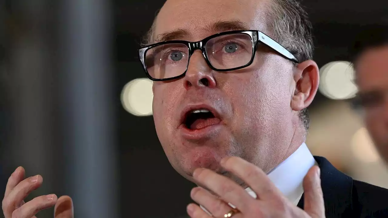 Qantas boss doubles down on WA slam