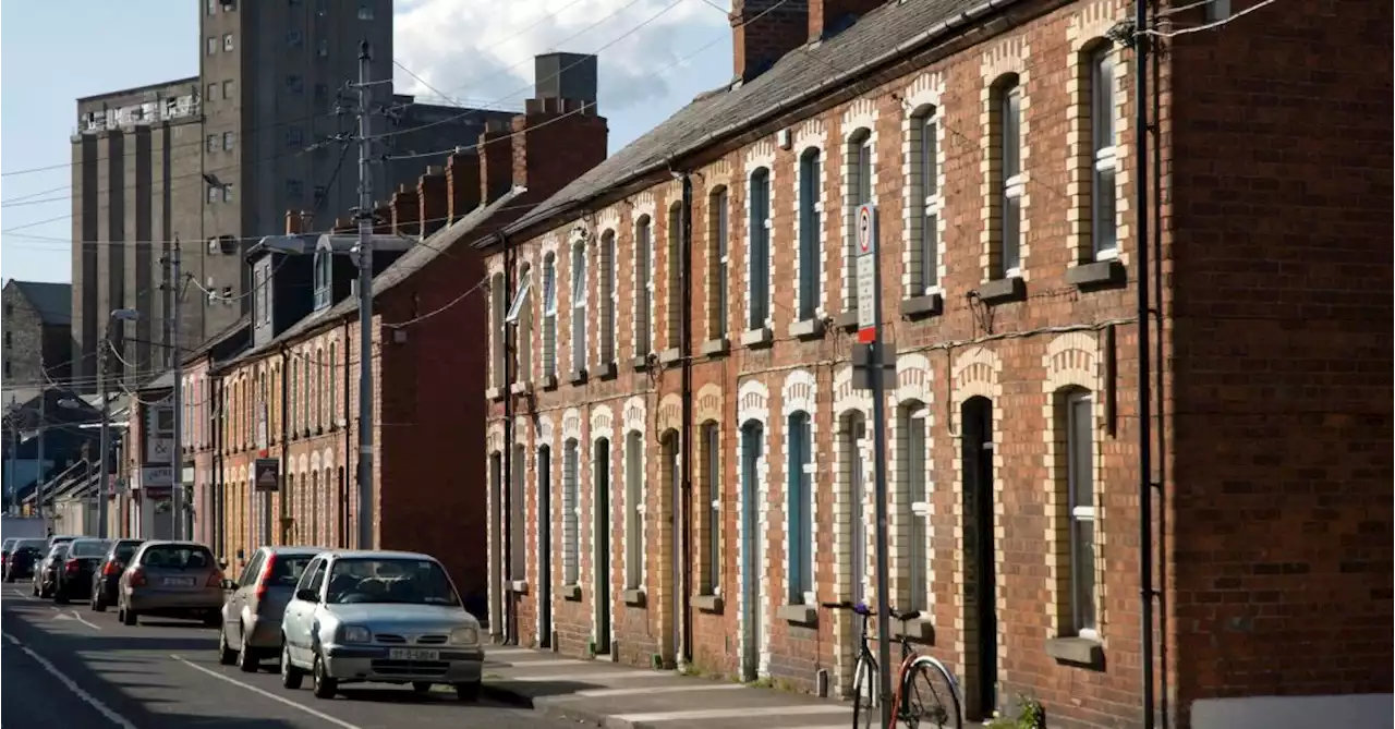 Rents soar by over 10% as number of properties available hits all-time low | Newstalk