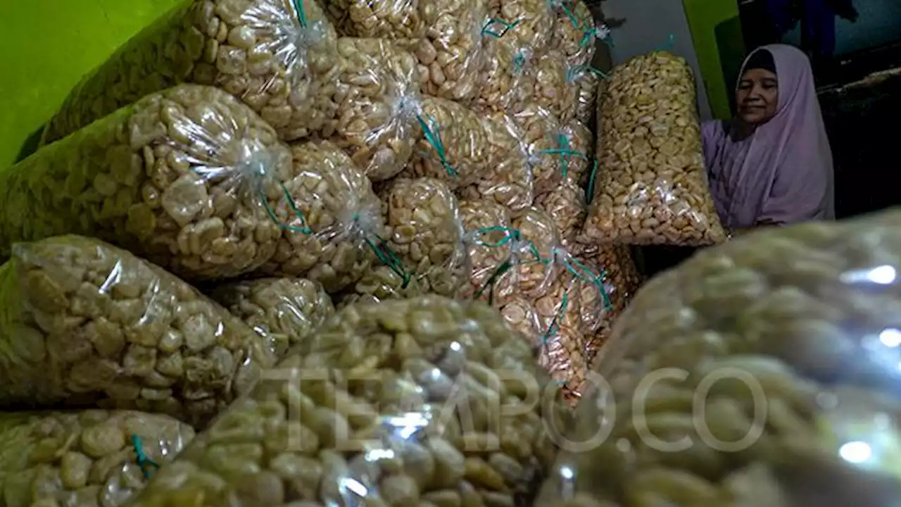 Harga Kerupuk Kulit Naik Akibat Minyak Goreng