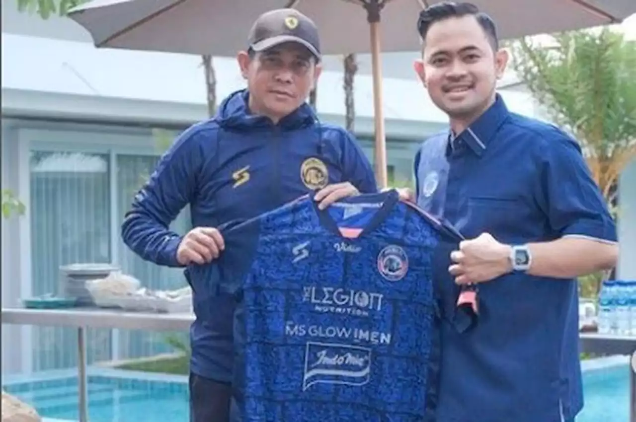 Bos Arema FC Janji Bakal Rombak Skuad Usai Ditekuk Persib Bandung - Bolasport.com