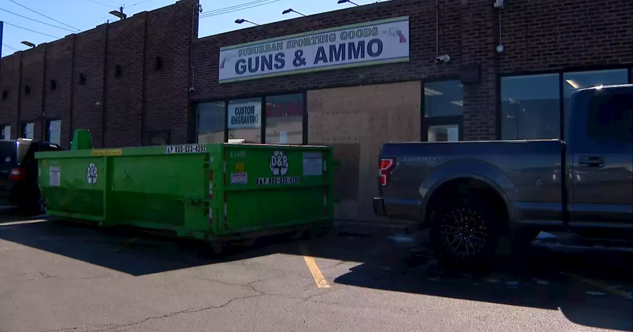 Thieves smash car into Melrose Park gun store, steal firearms