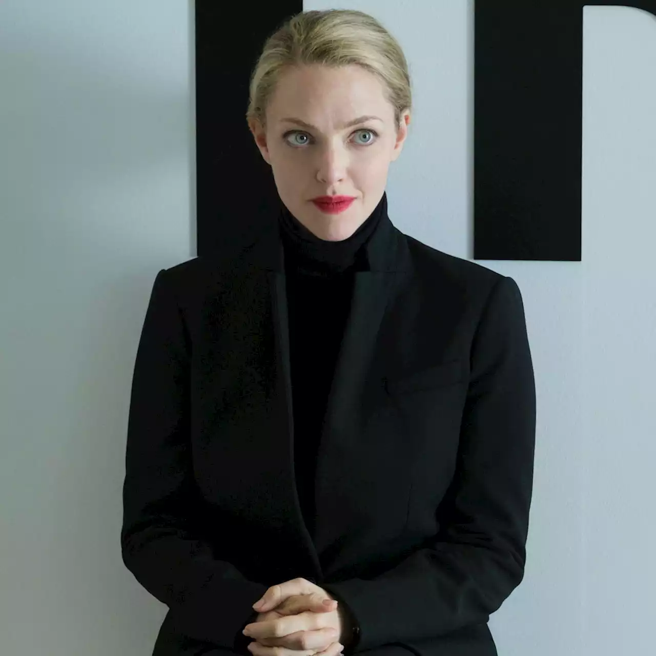 The Dropout: Shop the Exact Lipstick Shade Amanda Seyfried Wore as Elizabeth Holmes - E! Online