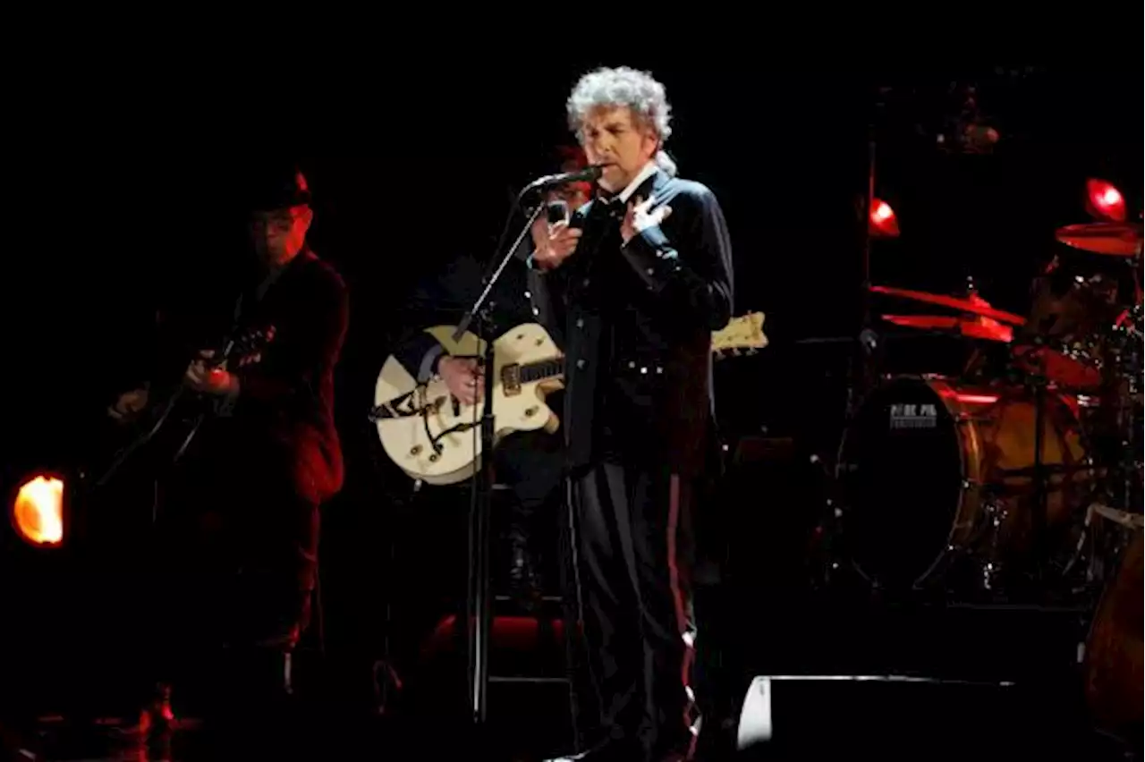 Bob Dylan Berencana Rilis Buku pada November