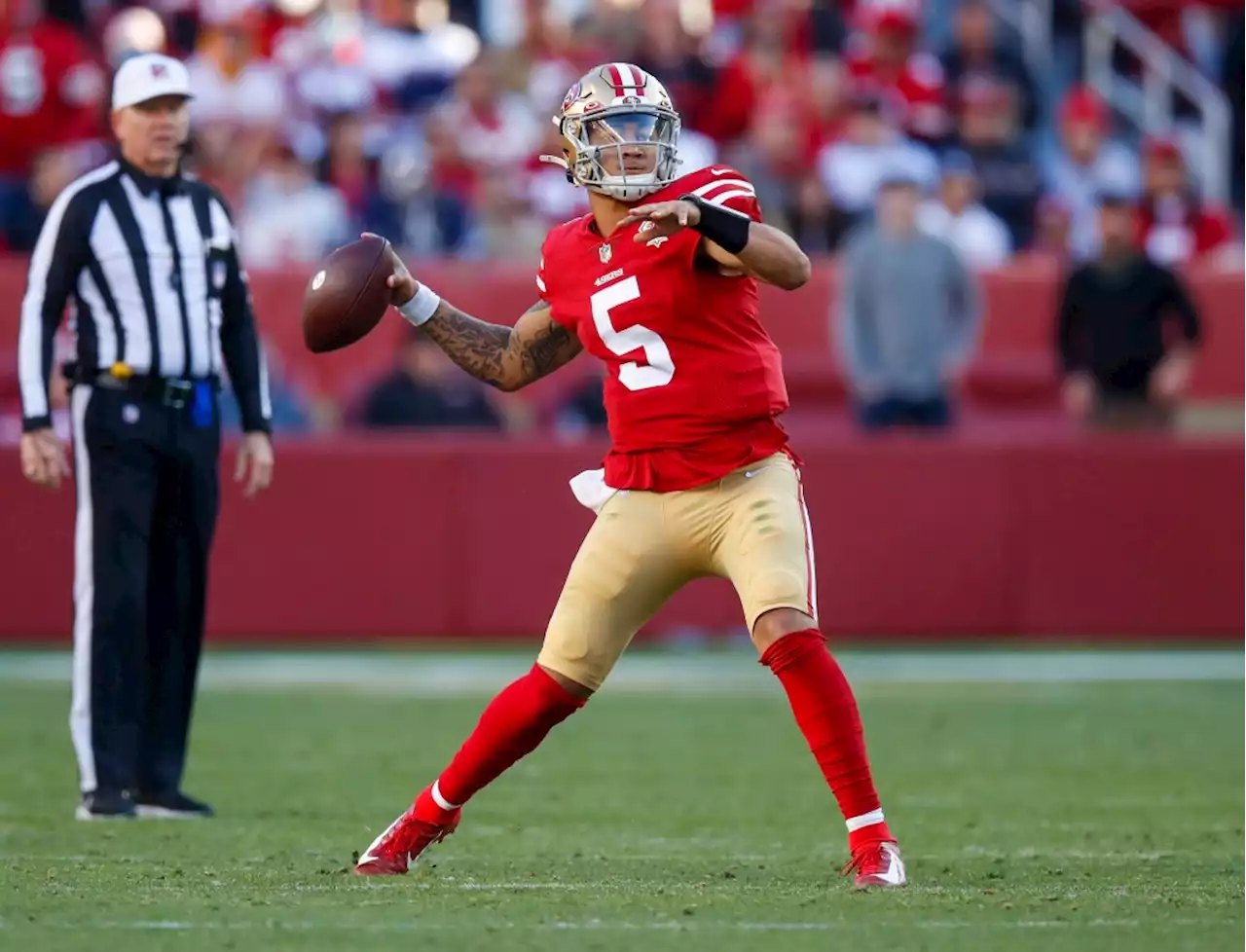 QB musical chairs: 49ers’ prototype for Lance and Raiders’ dilemma on Carr extension