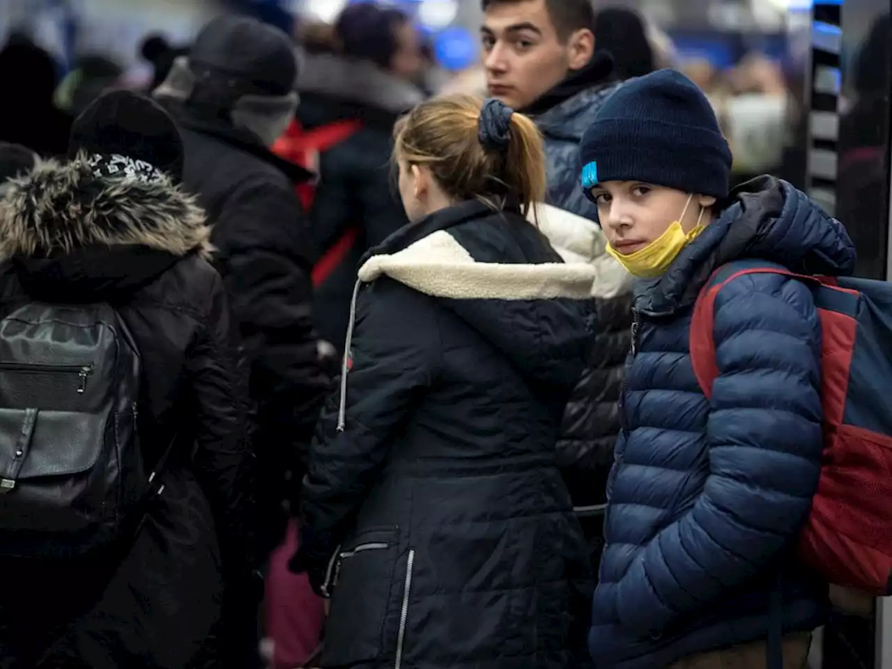 Adam Zivo: Heartache at Warsaw train station as thousands of traumatized Ukrainian refugees pour in