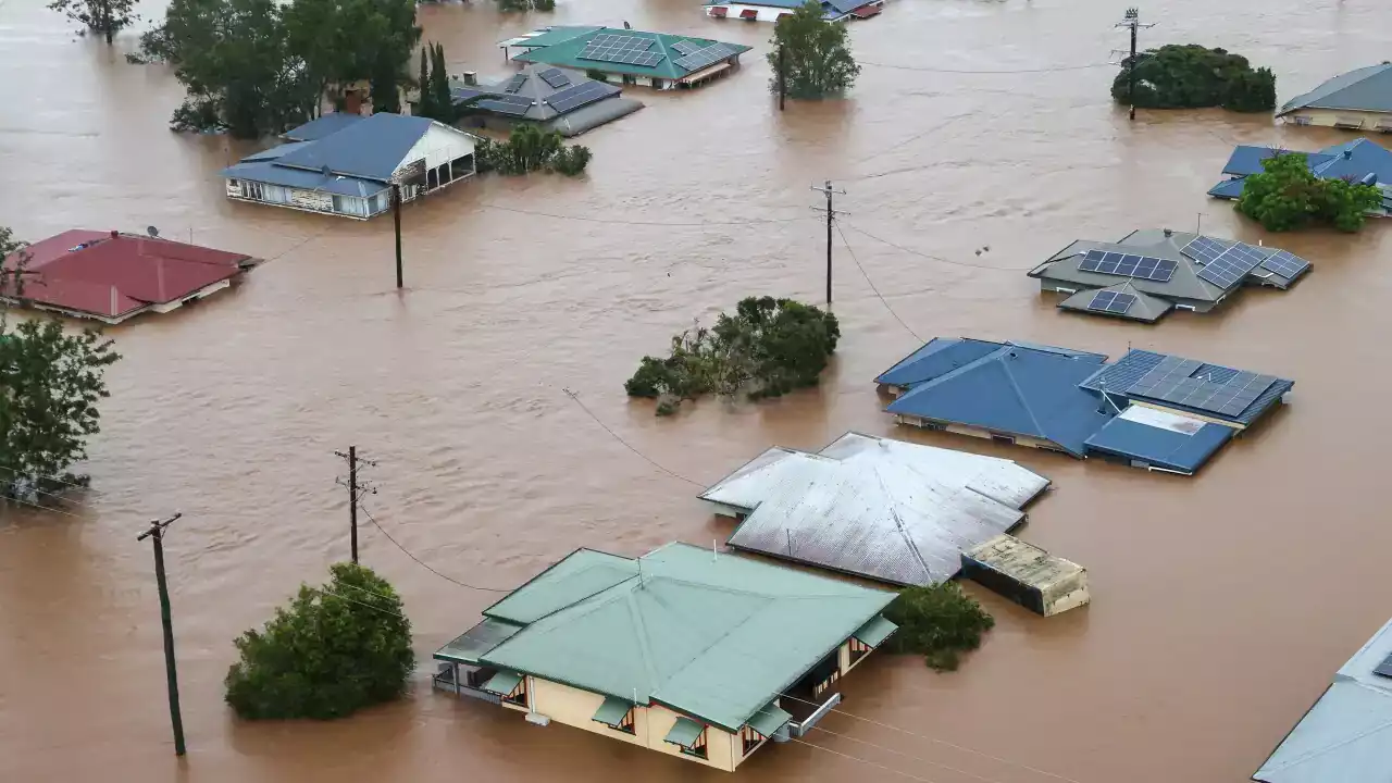 How La Niña and climate change 'supercharged' the flooding crisis in NSW and Queensland