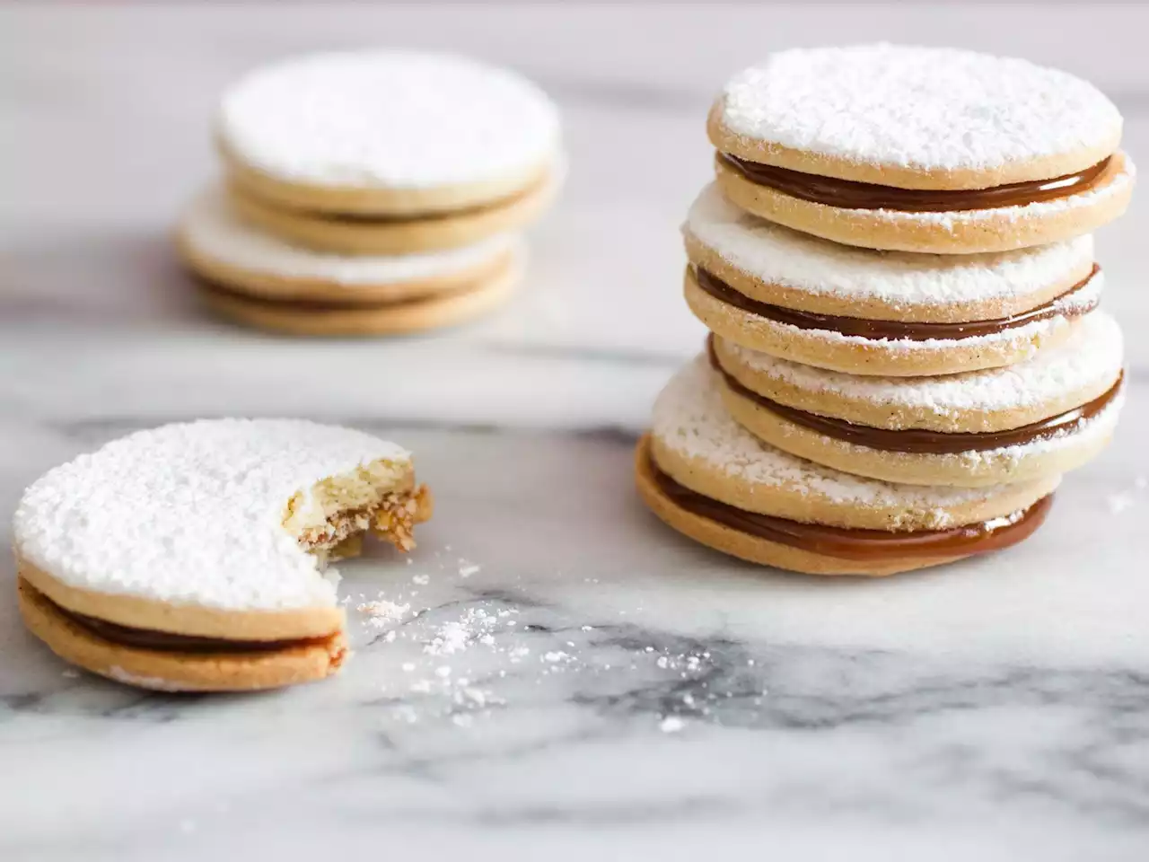 Alfajores Con Cajeta (Vanilla Shortbread With Goat's-Milk Toffee) Recipe