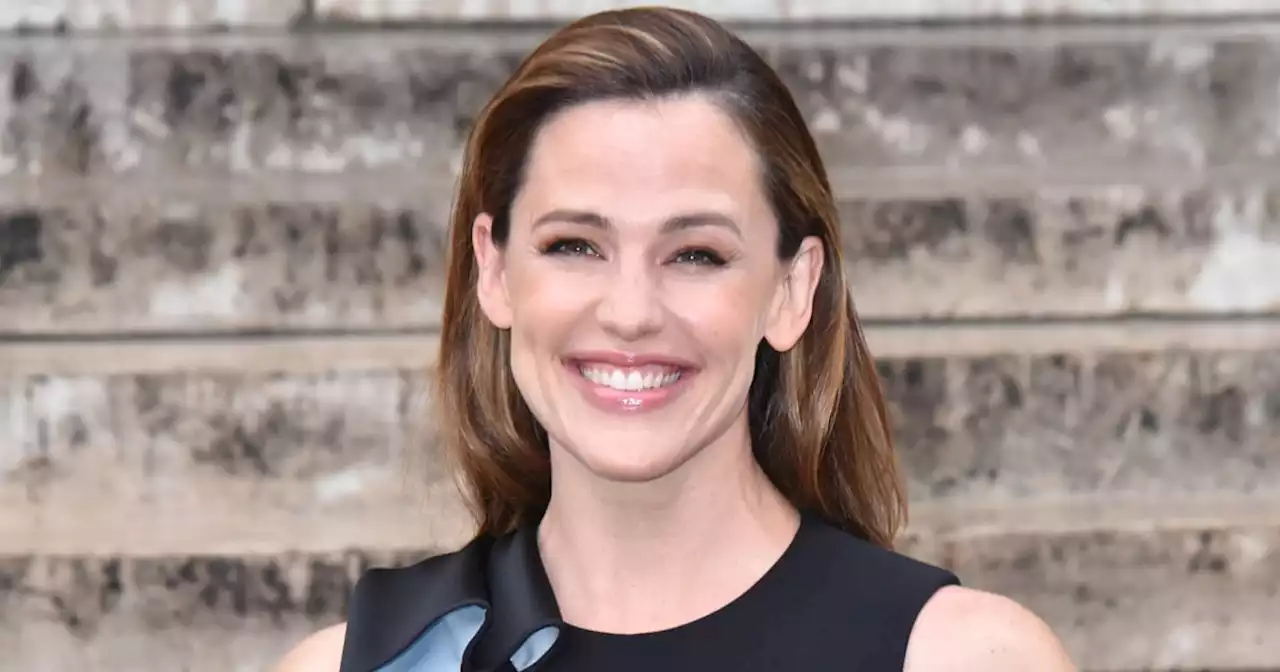 Jennifer Garner recalls her 'reply all' group email mom fail