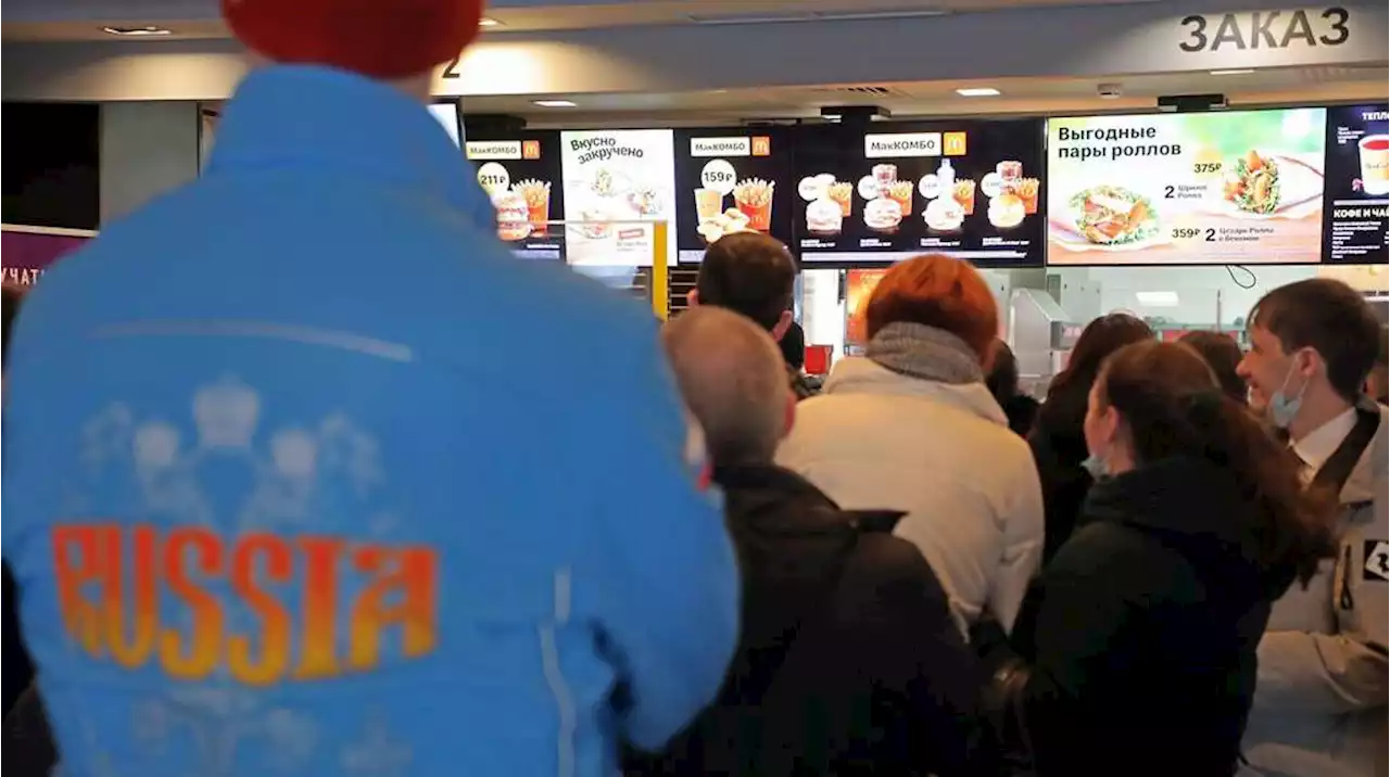 Rusia: tras el anuncio del cierre de McDonald’s, largas colas para comprar el último combo