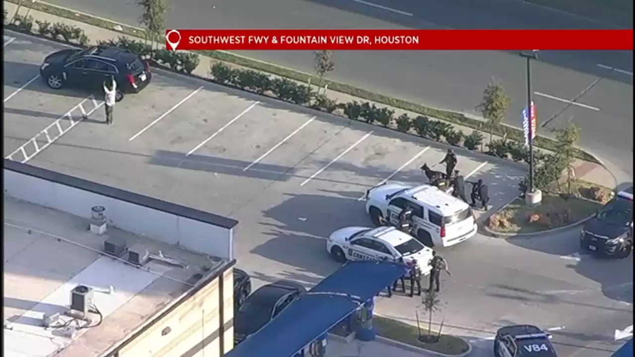 Police chase ends at gas station in southwest Houston