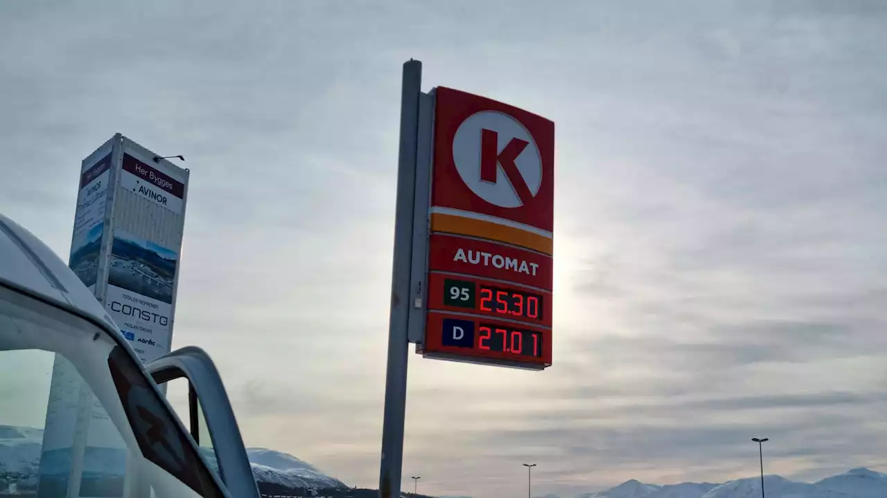 Tror bensinprisen kan bikke 40 kroner til sommeren