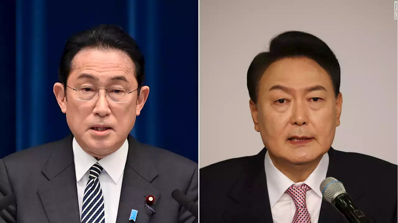 Japanese and South Korean leaders agree to boost ties with US to tackle North Korea