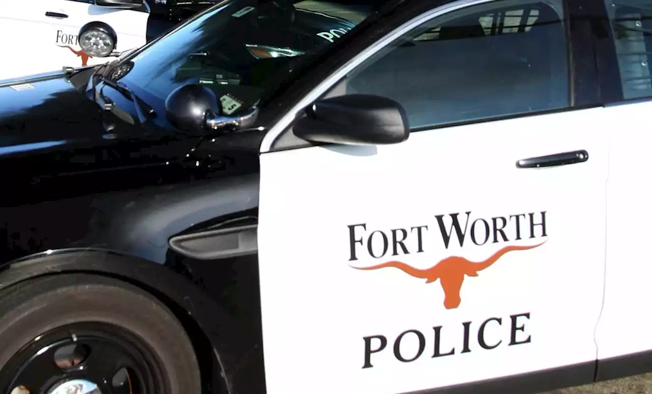 Fort Worth police searching for reckless driver after deadly crash Tuesday night