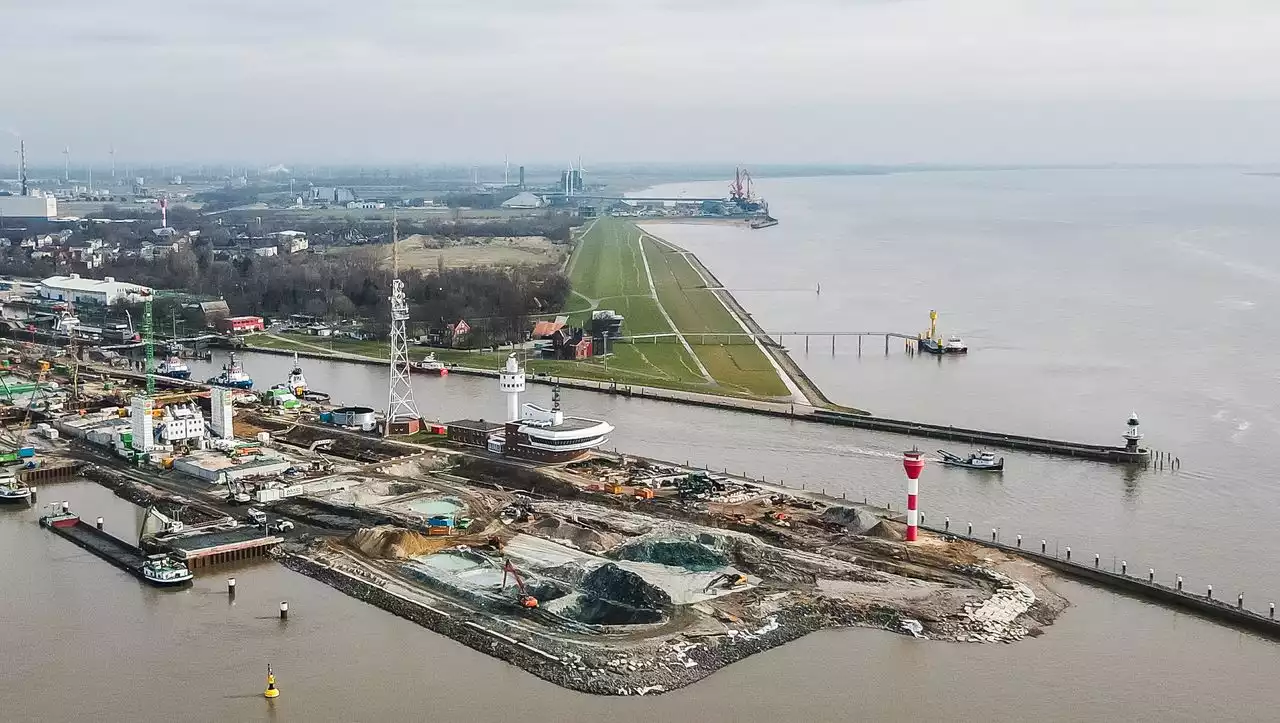 Robert Habeck und Daniel Günther einig über LNG-Terminal und Windkraft-Ausbau