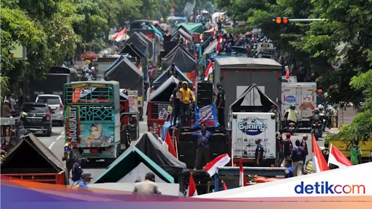 Sopir Truk Ramai-ramai Demo Tolak Aturan ODOL