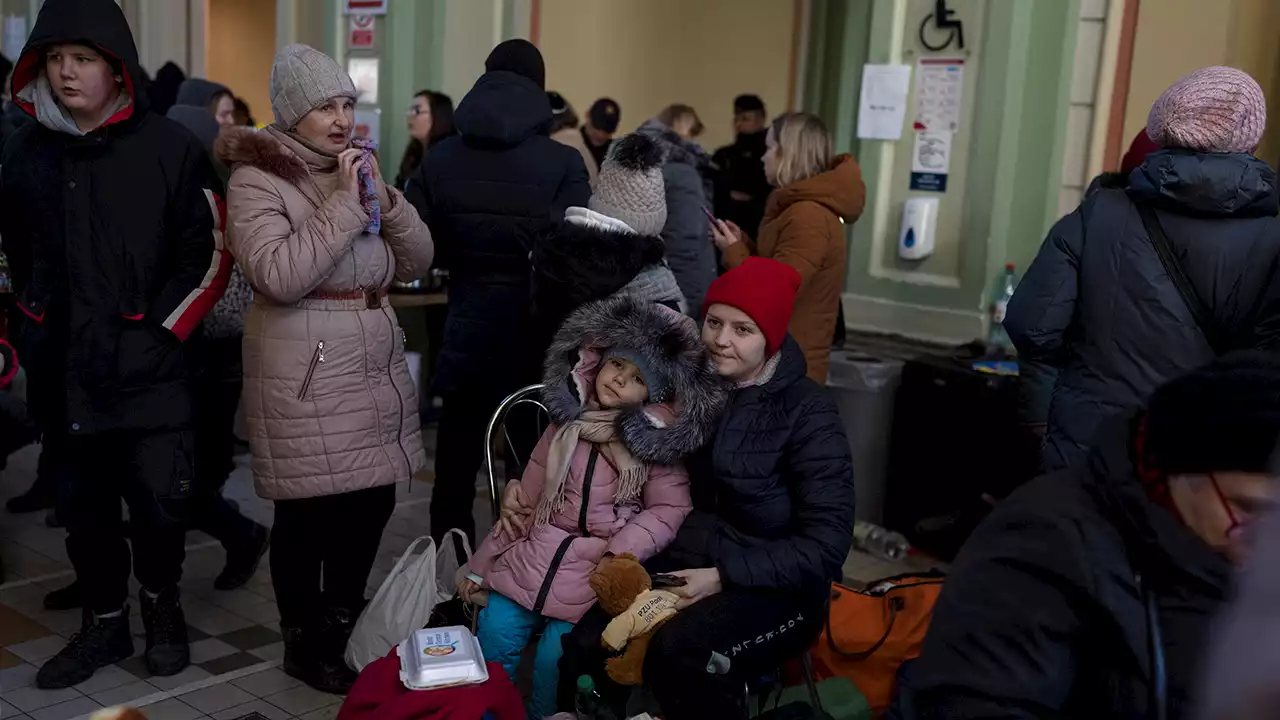 Ukraine refugee numbers reach 2.5 million, many children, UN says