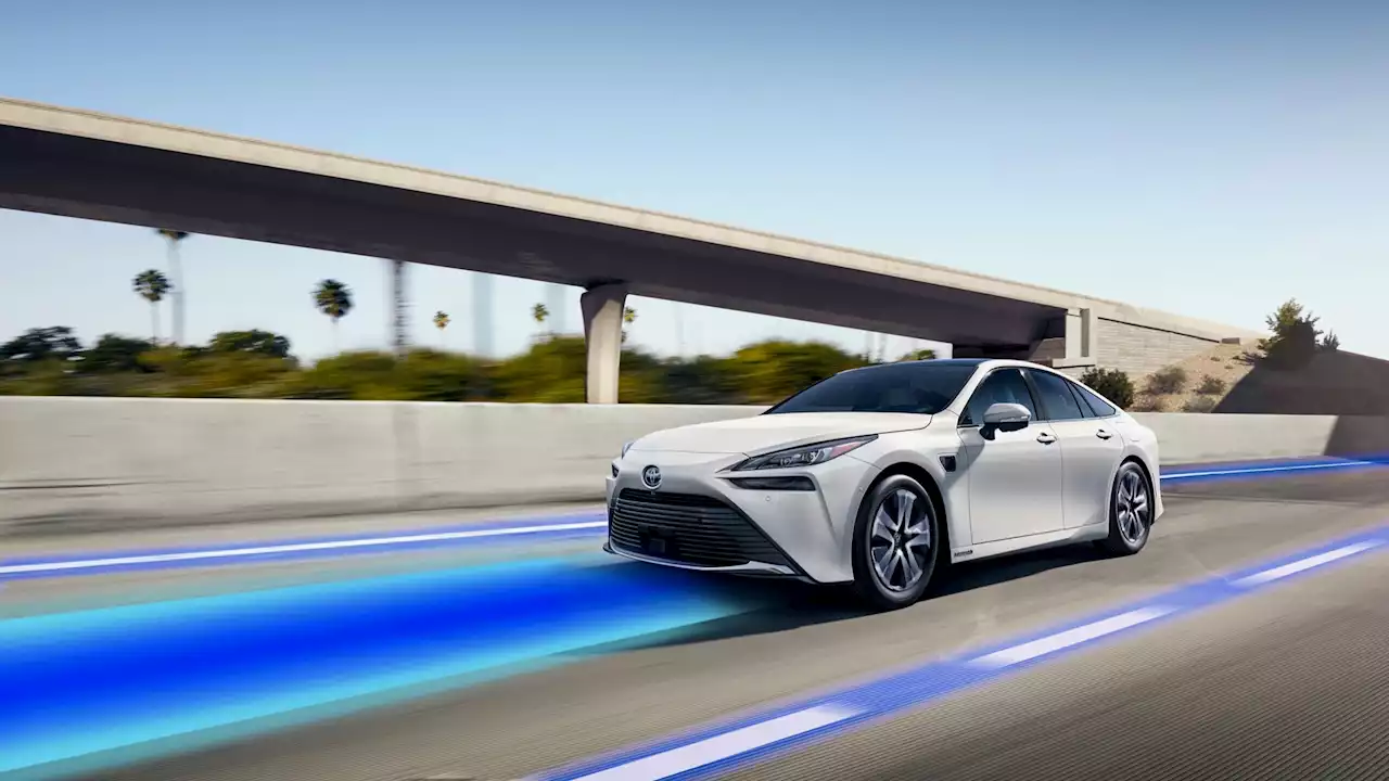 Preview: 2022 Toyota Mirai available with Teammate driver-assist