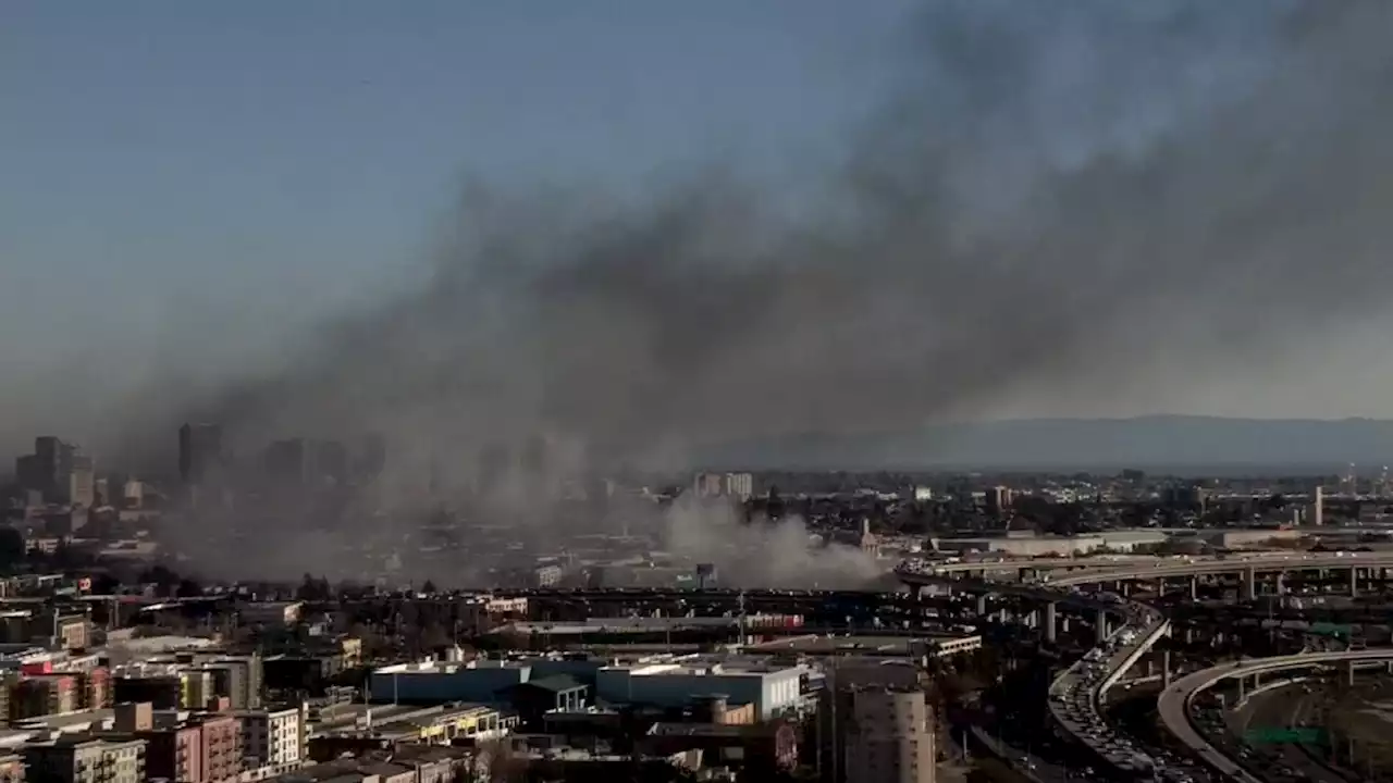 2 Dogs Dead in Encampment Fire That Sent Plumes of Smoke Over MacArthur Maze